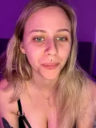 lunawolf21 webcam model stream image