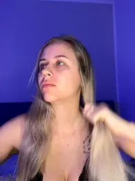 lunawolf21 webcam model stream image