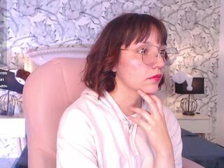 Eliza Golden webcam model stream image