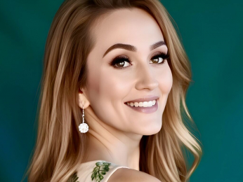 AniClark webcam model stream image