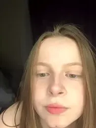 wrenlie webcam model stream image