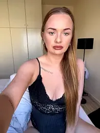 ElenaRebelle webcam model stream image