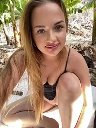 ElenaRebelle webcam model stream image