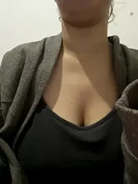 farah-36 webcam model stream image