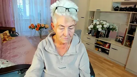 HotandMature webcam model stream image