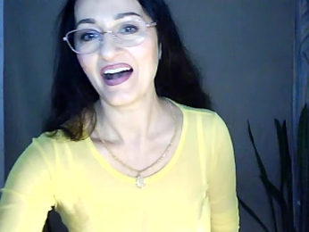 Antralyn webcam model stream image