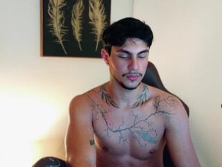 Axel Lenox webcam model stream image