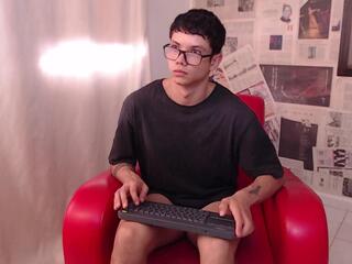 Logan Newman webcam model stream image