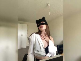 Milkacomss webcam bongacams model stream image