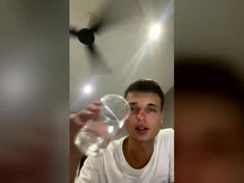 london_tomy webcam model stream image