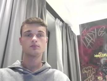 london_tomy webcam model stream image