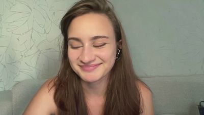 LilliOgden webcam model stream image