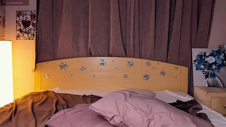 OwlLynn webcam model stream image