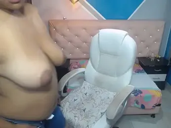 Celeste_wood webcam model stream image