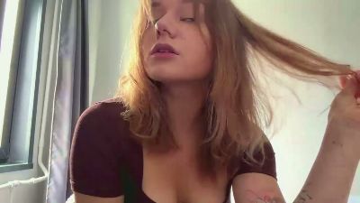 HallieGrieves webcam model stream image
