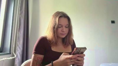 HallieGrieves webcam model stream image