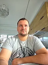 KarlosCarutox webcam model stream image