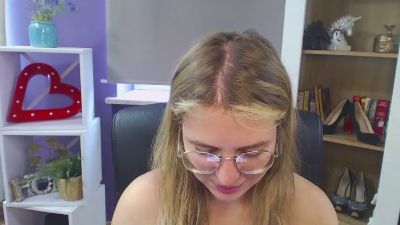 xZoey webcam model stream image