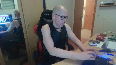 Piercing888 webcam model stream image