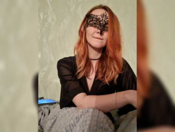 Lisichkaa webcam model stream image