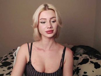 RealLinaaa webcam model stream image