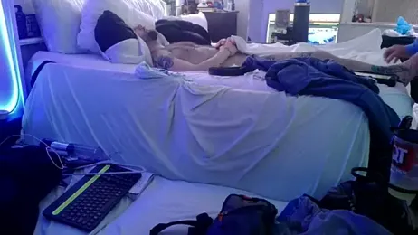 Luv2SuckBWC92 webcam model stream image