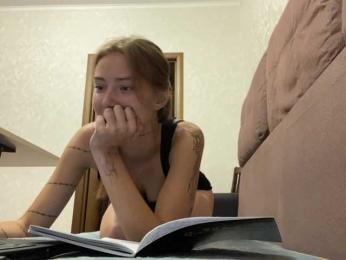 WillowGrams webcam model stream image