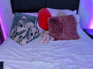 mollywhite webcam model stream image