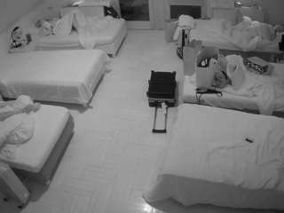 voyeurcam-julmodels-bed-6 webcam model stream image
