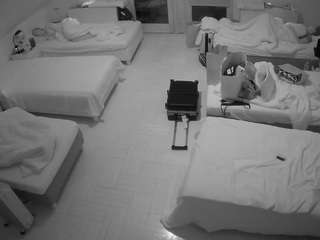 voyeurcam-julmodels-bed-6 webcam model stream image