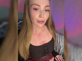 MILEDIUM webcam model stream image