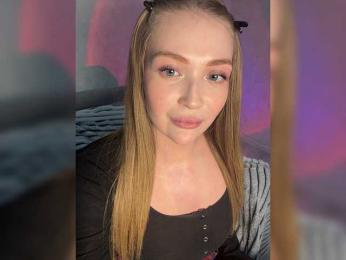 MILEDIUM webcam model stream image