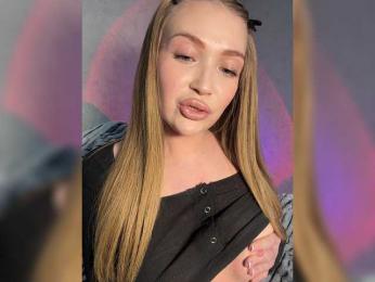 MILEDIUM webcam model stream image