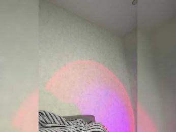 MILEDIUM webcam model stream image