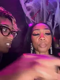 VixenCapri webcam model stream image