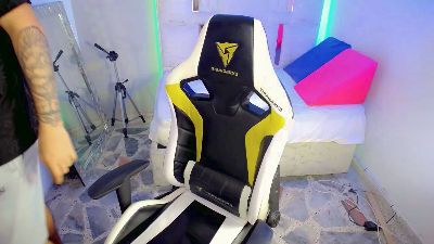 D_moneyy_ webcam model stream image