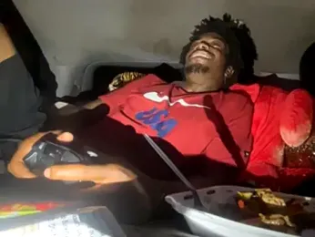 SlimeCrownzOut5 webcam model stream image