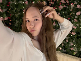 PollyPower webcam model stream image