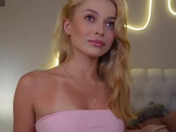 kelly_peachpiee webcam model stream image