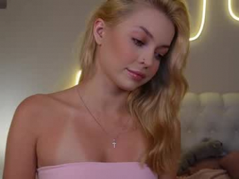 kelly_peachpiee webcam model stream image