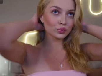 kelly_peachpiee webcam model stream image