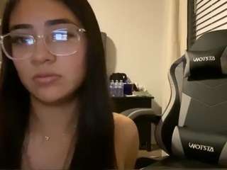 julieee04 webcam model stream image