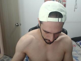 Jusstin I webcam model stream image