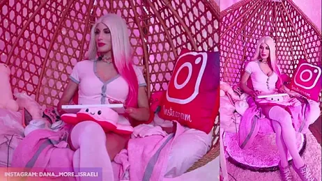 dana_more webcam model stream image