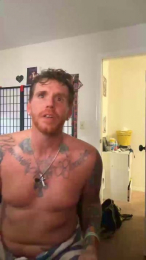 HardwrkingK0 webcam model stream image