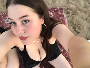 KristiGroune webcam model stream image