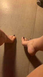 pissriot webcam model stream image