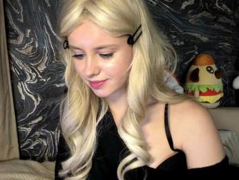 BundtAmely webcam model stream image