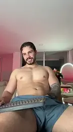 Valenthino_Salvatore webcam stripchat model stream image