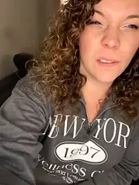 XoMisty webcam model stream image